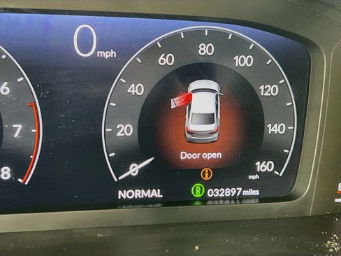 Used 2023 Honda Civic Touring image 12