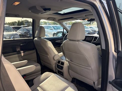 Used 2019 Honda Pilot Touring image 32