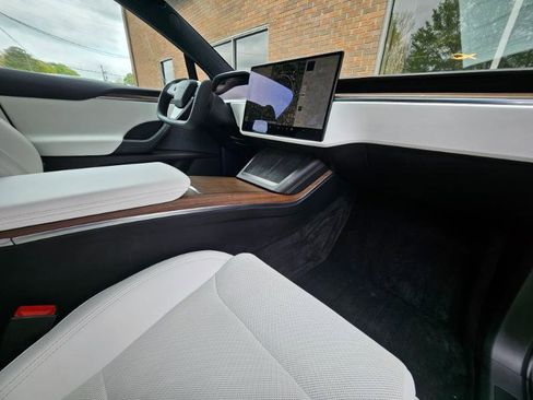 Used 2023 Tesla Model X image 56