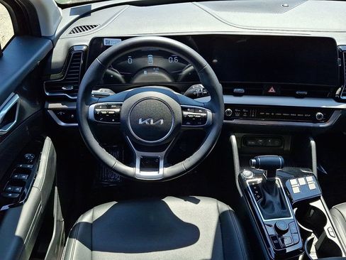Certified 2025 Kia Sportage EX FWD image 12