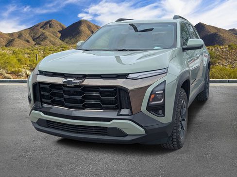 Used 2025 Chevrolet Equinox ACTIV w/ Safety and Technology Package image 2