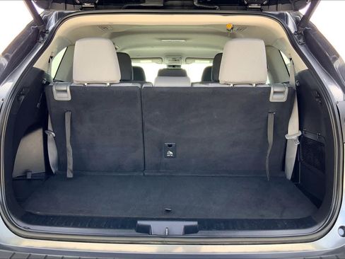 Used 2022 Toyota Highlander LE FWD image 34