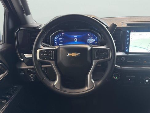 Used 2025 Chevrolet Silverado 1500 LT AWD/4WD image 12