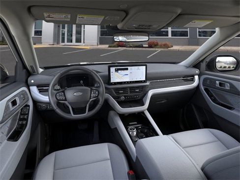 Used 2025 Ford Explorer Platinum w/ LUX Leather Package image 9