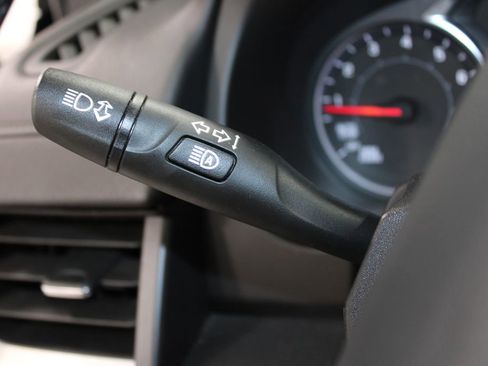 Used 2024 GMC Terrain SLT image 39