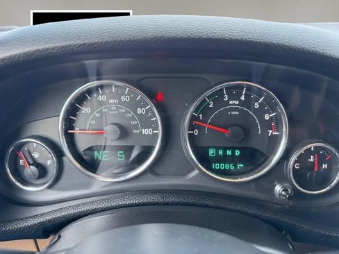 Used 2015 Jeep Wrangler Unlimited Sahara w/ Dual Top Group AWD/4WD image 14