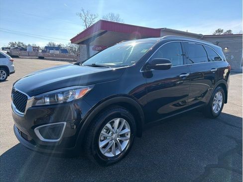 Used 2018 Kia Sorento LX FWD image 3
