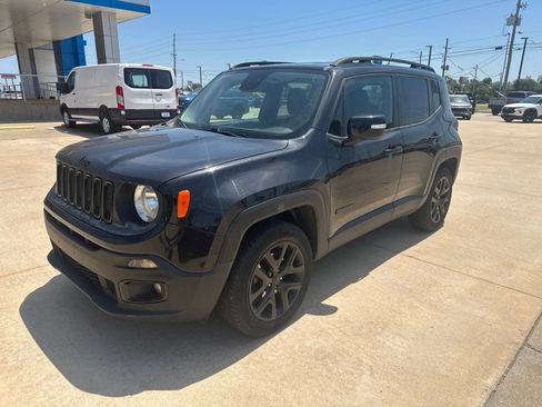 Used 2016 Jeep Renegade Latitude AWD/4WD image 25