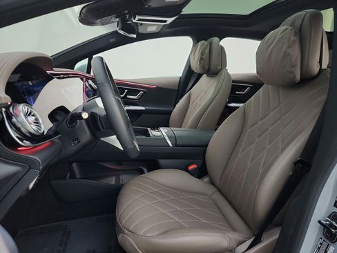 Used 2025 Mercedes-Benz EQE 500 4MATIC Sedan image 10