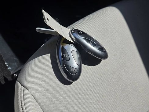 Used 2025 Hyundai Tucson SE FWD image 16