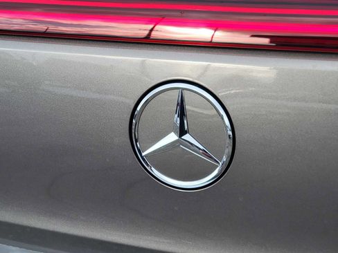 Used 2025 Mercedes-Benz EQB 350 4MATIC SUV image 15