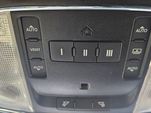 Used 2011 Chrysler 300 C w/ Sound Group RWD image 40