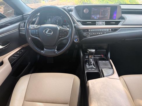 Used 2020 Lexus ES 300h FWD image 30