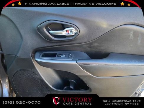 Used 2019 Jeep Cherokee Limited w/ Luxury Group image 15