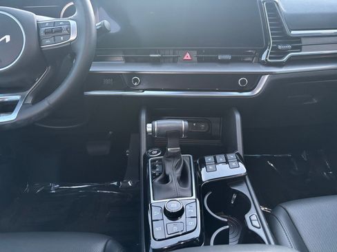 Used 2024 Kia Sportage SX image 11