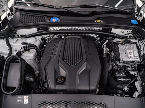 Certified 2026 Porsche Macan AWD/4WD image 29
