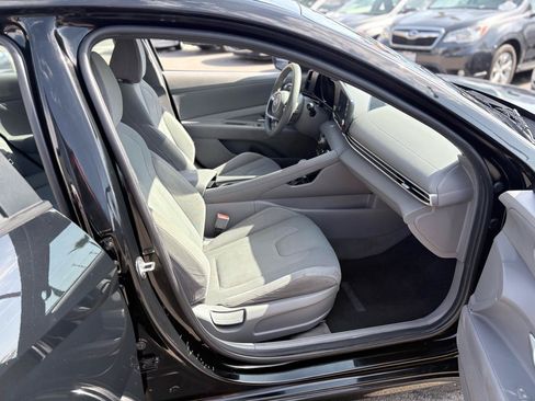 Used 2021 Hyundai Elantra Blue FWD image 18