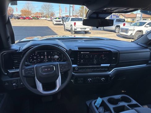 Used 2025 GMC Sierra 1500 Elevation image 12