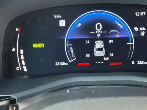 Used 2025 Toyota Camry SE FWD image 29