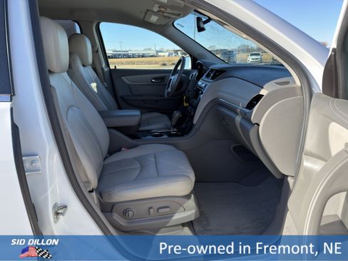 Certified 2017 Chevrolet Traverse LT image 15