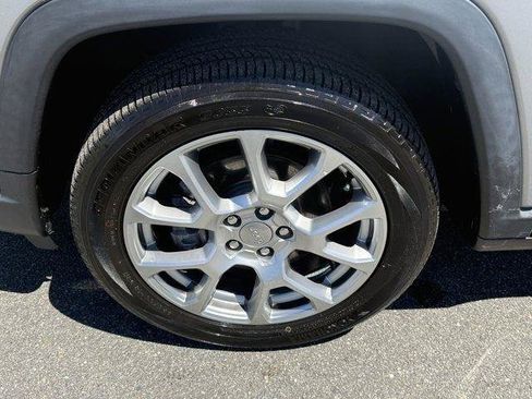 Used 2022 Jeep Compass Latitude w/ Sun and Sound Group AWD/4WD image 12