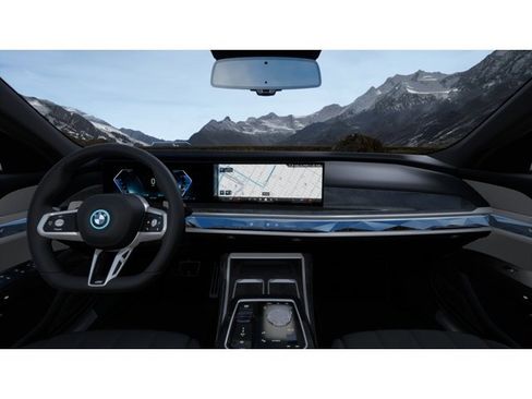 New 2026 BMW 750e xDrive AWD/4WD image 10
