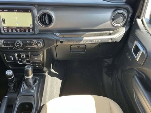 Used 2022 Jeep Wrangler Unlimited Sport image 18