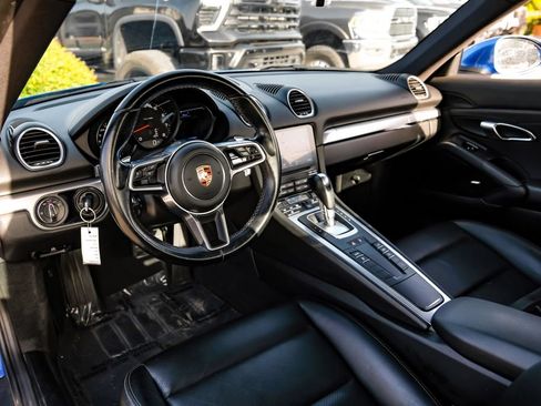 Used 2017 Porsche 718 Cayman RWD image 12