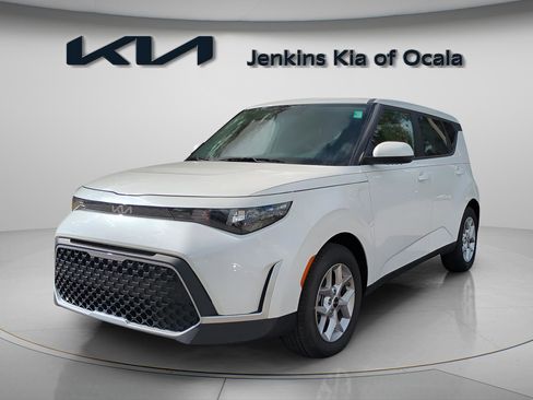 New 2025 Kia Soul LX image 1