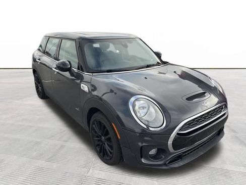 Used 2019 MINI Cooper Clubman S image 2