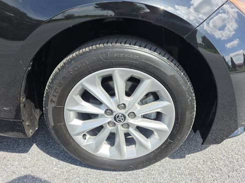 Used 2022 Toyota Corolla LE w/ LE Convenience Package FWD image 32