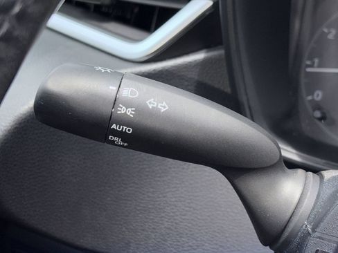Used 2024 Toyota Corolla SE w/ SE Premium Package FWD image 13