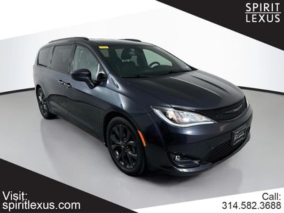 Used 2020 Chrysler Pacifica Touring-L w/ S Appearance Package