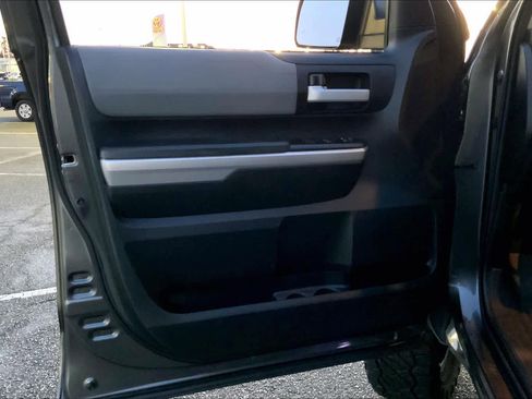 Used 2016 Toyota Tundra Limited image 21