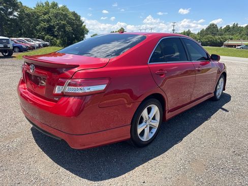 Used 2011 Toyota Camry SE w/ SE/XLE Extra-Value Pkg FWD image 12