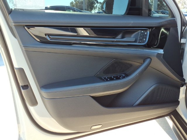 Used 2025 Porsche Panamera image 12