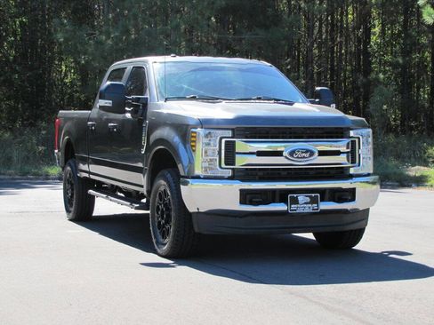 Used 2019 Ford F250 XL w/ STX Appearance Package image 8