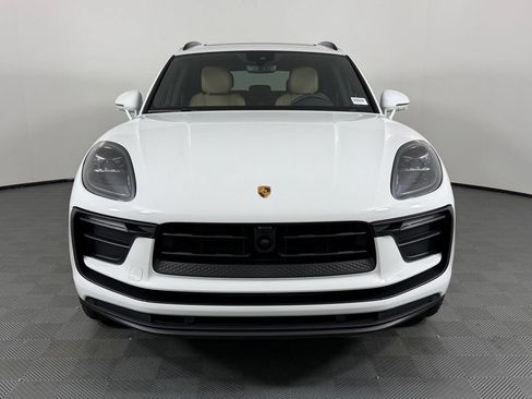 Certified 2026 Porsche Macan AWD/4WD image 10