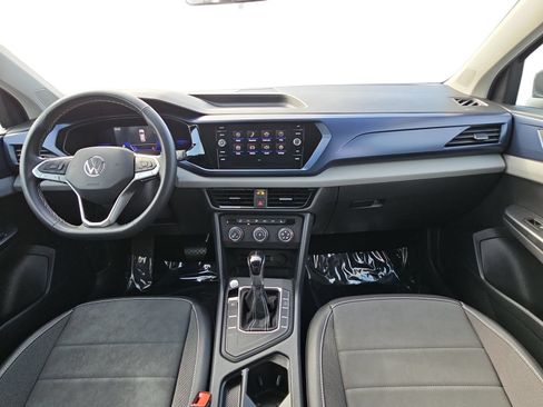 Certified 2022 Volkswagen Taos SE FWD image 9