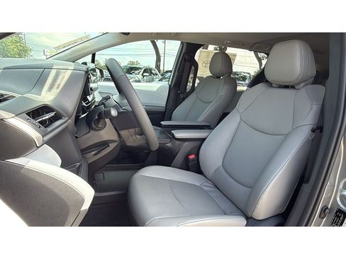 New 2026 Toyota Sienna XLE FWD image 54