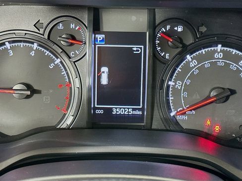 Used 2023 Toyota 4Runner SR5 Premium w/ Moonroof Package AWD/4WD image 12