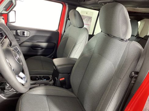 Used 2025 Jeep Wrangler Backcountry image 18