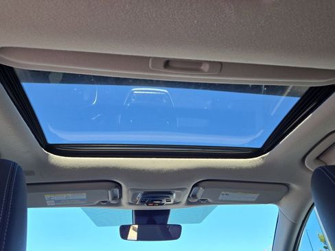 Used 2022 Toyota Corolla Cross XLE w/ Convenience Package image 21