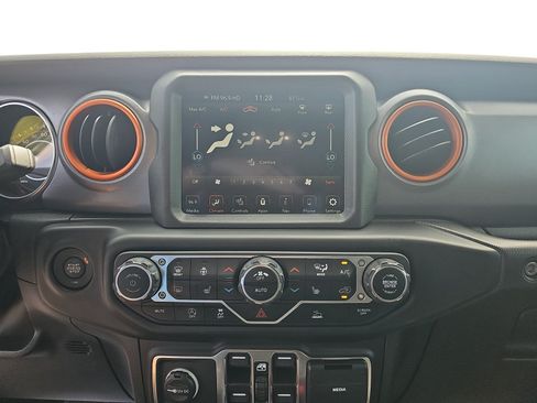 Used 2023 Jeep Gladiator Mojave w/ Cold Weather Group AWD/4WD image 21