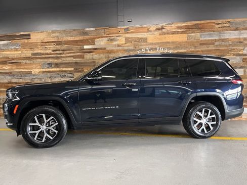 Used 2023 Jeep Grand Cherokee L Limited w/ Luxury Tech Group II AWD/4WD image 19