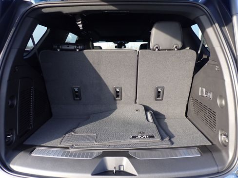 New 2026 GMC Yukon Denali w/ Sun & Power Step Package image 8