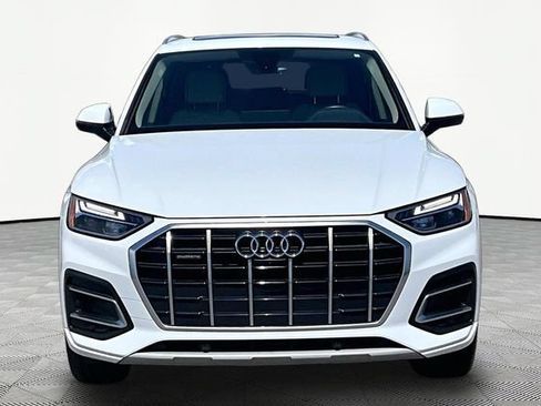 Used 2023 Audi Q5 Premium w/ Premium Plus Package AWD/4WD image 3