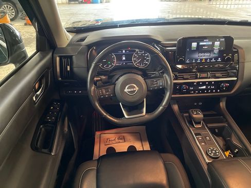 Used 2023 Nissan Pathfinder SL w/ SL Premium Package AWD/4WD image 21