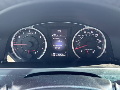 Used 2016 Toyota Camry SE FWD image 27