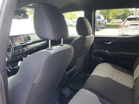 Used 2021 Toyota Tacoma TRD Off-Road image 10